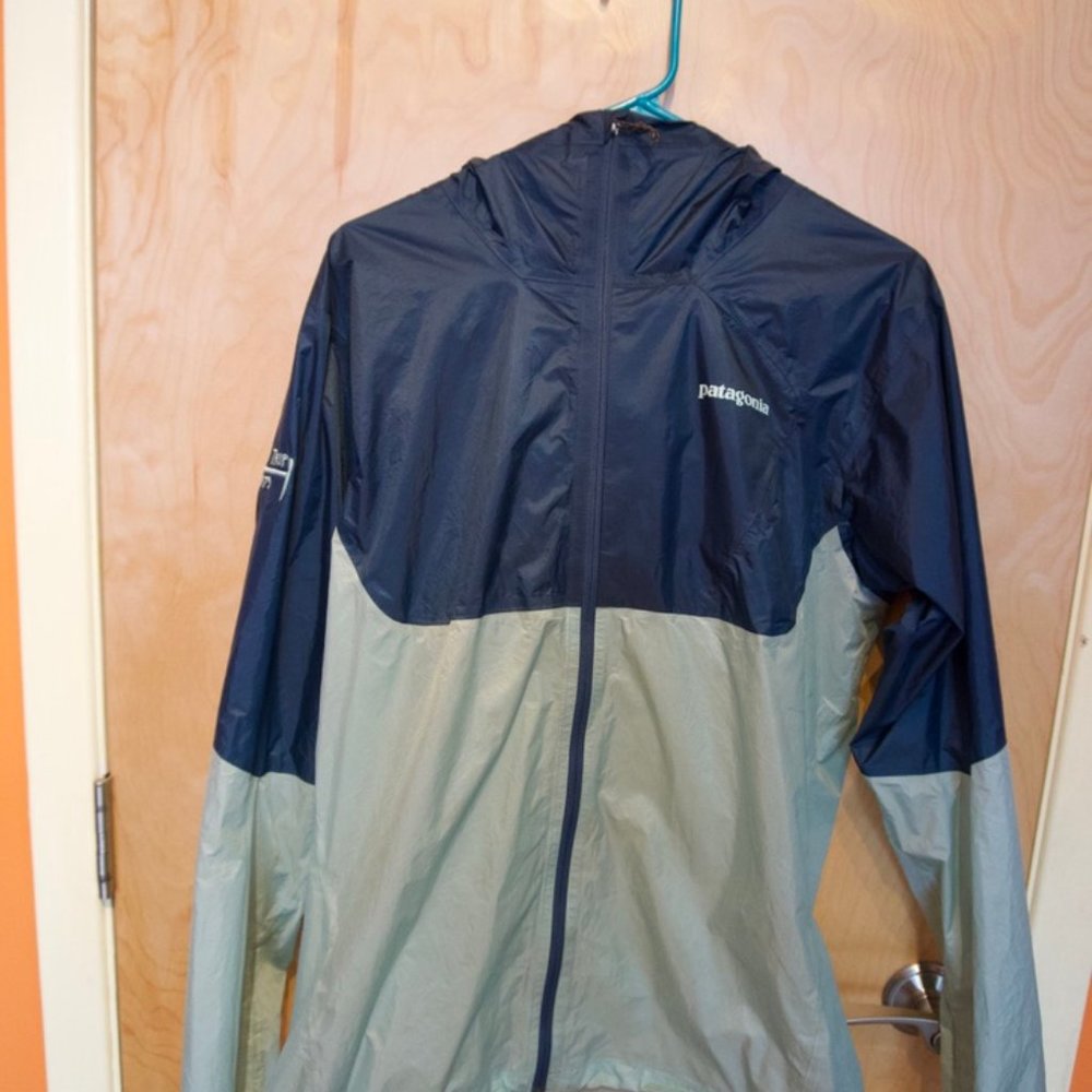 Patagonia mens shell jacket size medium